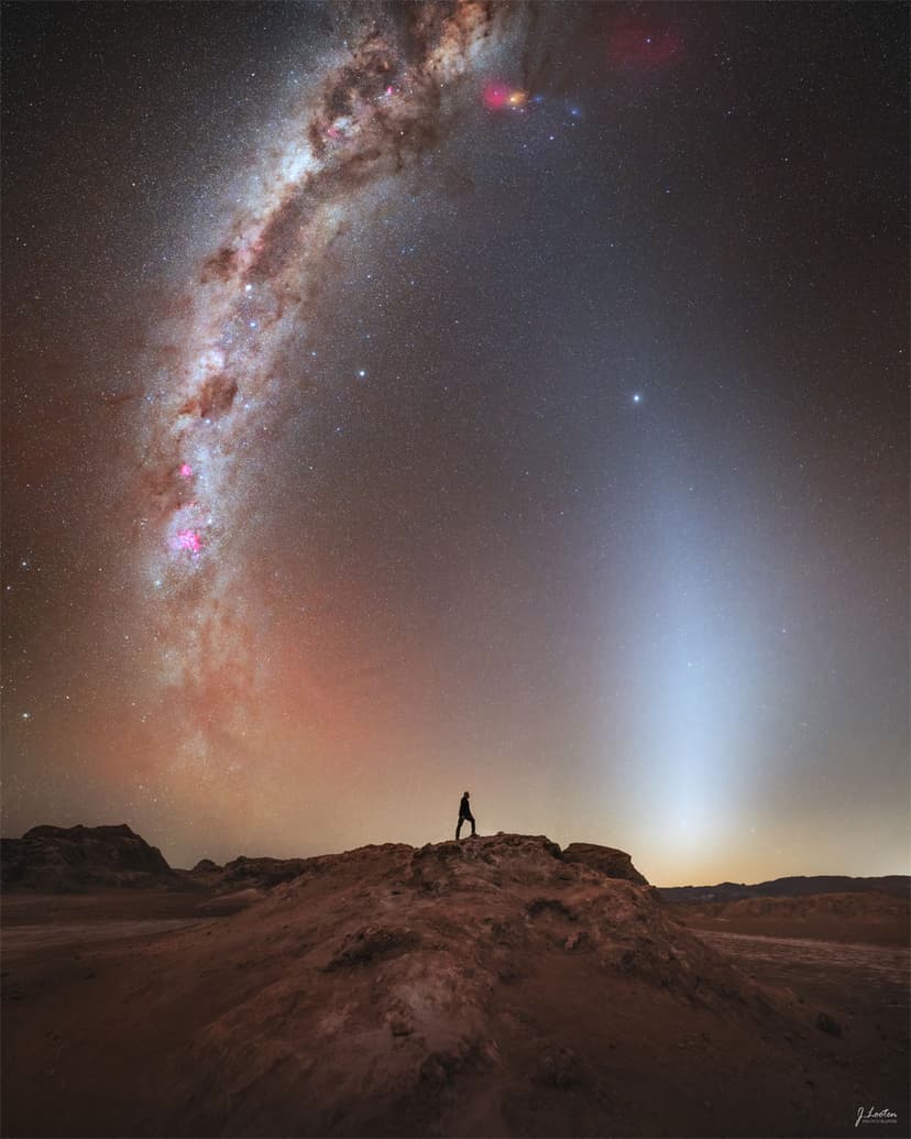 Dueling Bands over the Atacama Desert image