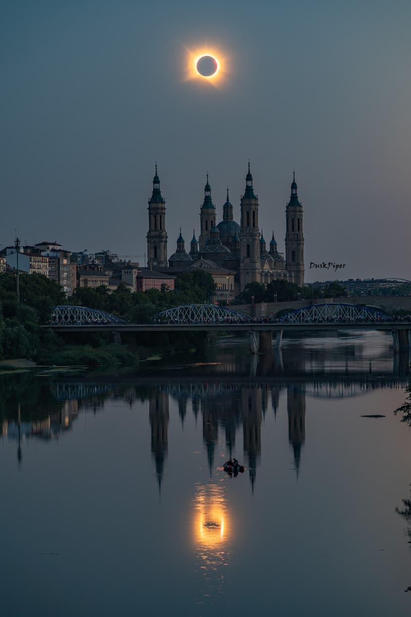 Total Solar Eclipse Over Spain image